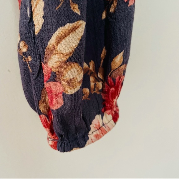 AMERICAN EAGLE Romantic Floral Long Sleeve V-Neck Blouse Top Size Medium - Picture 11 of 15